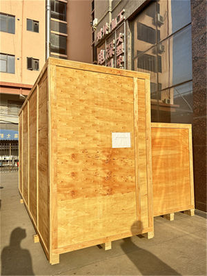 مختبر الاختبار يقوم باختبار مقاومة انتشار اللهب الرأسي على موصلات معدات الاختبار