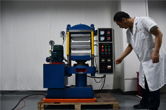 مكبس فلكنة مسطح 25 طن لضغط منتجات مصبوبة متنوعة 350 × 350 مم