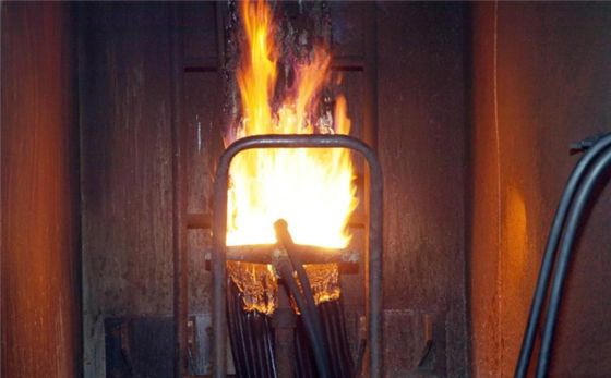 جهاز اختبار احتراق حزمة الأسلاك والكابلات، آلة اختبار الأسلاك والكابلات المجمعة المثبتة رأسيًا