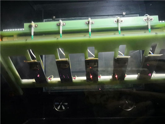 آلة اختبار التتبع والتآكل ذات الجهد العالي IEC60587 مع عينات المستوى المائل