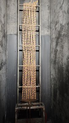 مختبر الاختبار يقوم باختبار مقاومة انتشار اللهب الرأسي على موصلات معدات الاختبار